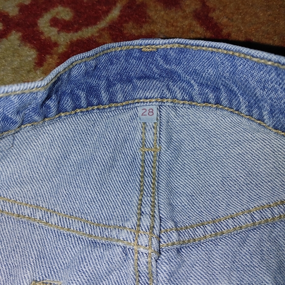 Host Pick!🎉 Levi's 100% Cotton Distressed Mini Skirt. Size 28. - Picture 5 of 9